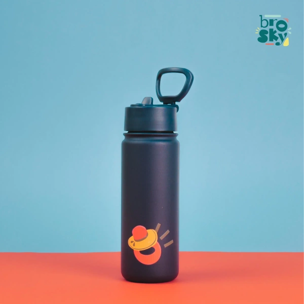 Brosky O. Granatowy bidon na wodę ze słomką 550 ml