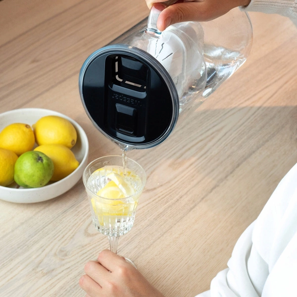 Wessper FutureFlow AquaMax Czarny dzbanek filtrujący z licznikiem 3l