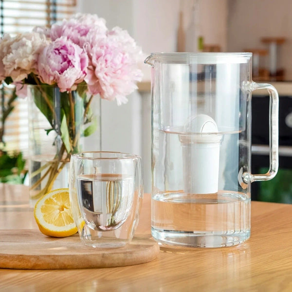 Wessper AquaClassic Crystalline 3,3L Biały szklany dzbanek filtrujący z 12 wkładami