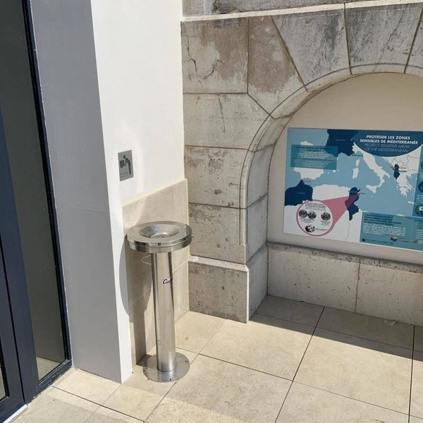 Canaletas M-2JRO 86 Zewnętrzna fontanna wody pitnej