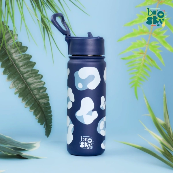 Brosky Wild Granatowa butelka na wodę z nadrukiem w motyw zwierzęcy 550 ml