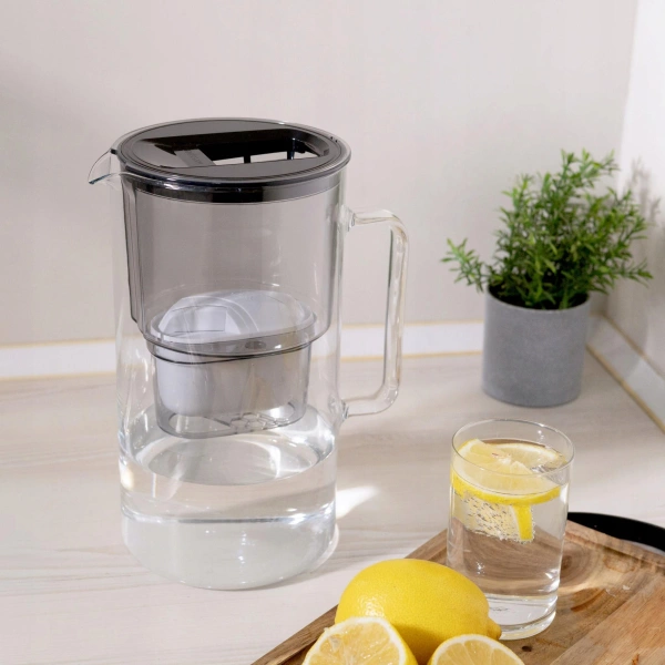 Wessper AquaMax Crystalline 3L Czarny szklany dzbanek filtrujący z 6 wkładami