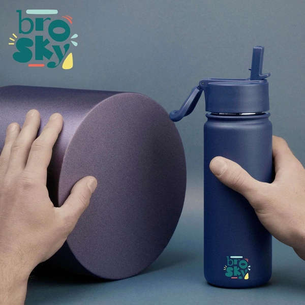 Brosky Basic Stalowa butelka na wodę w kolorze ciemnoniebieskim 550ml